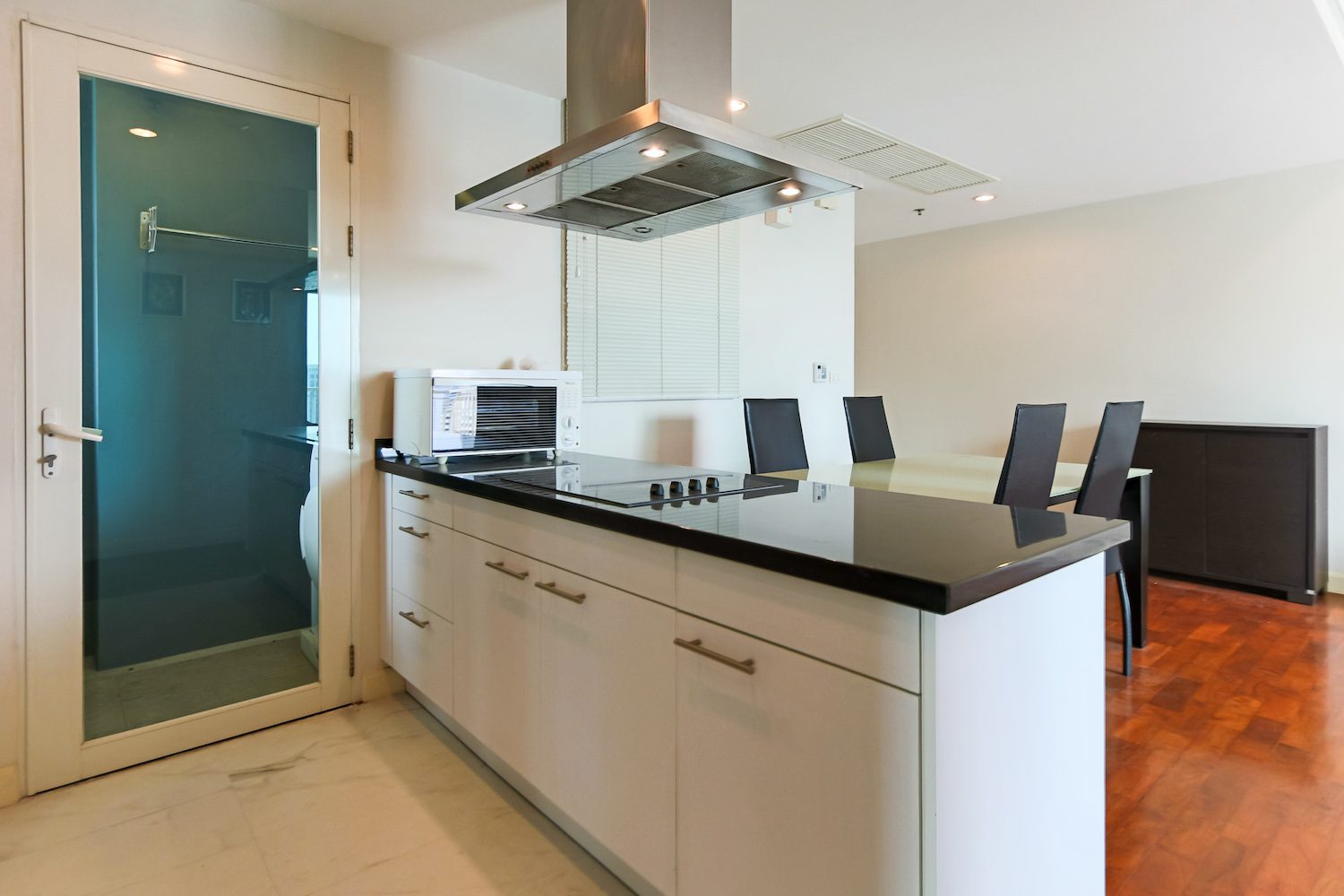 Spacious Two Bedroom Condo for Rent in Phrom Phong