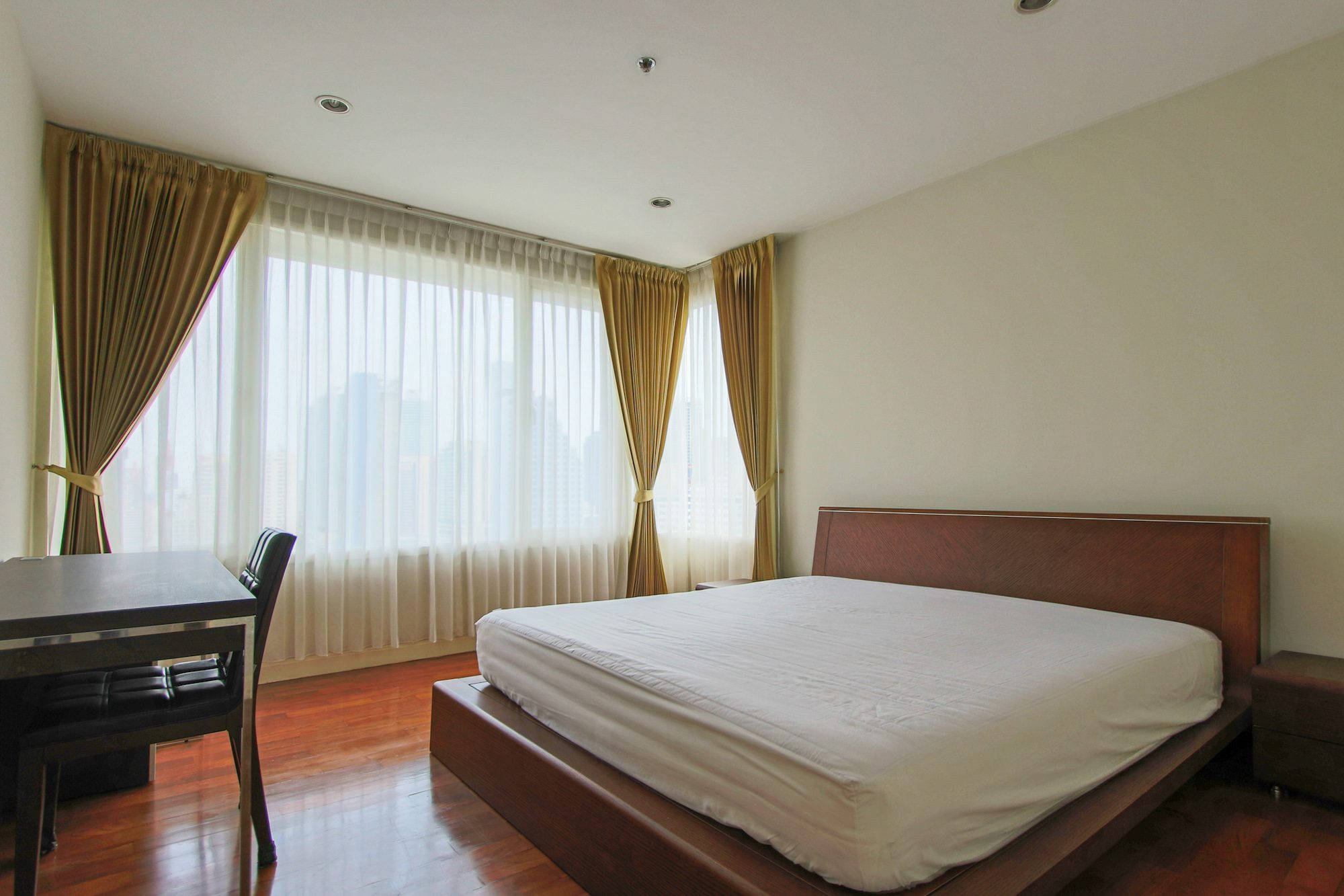Spacious Two Bedroom Condo for Rent in Phrom Phong