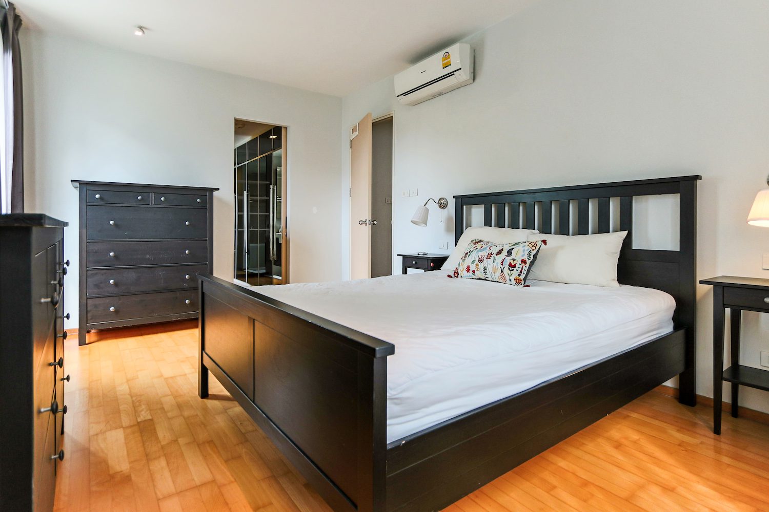 Stylish Two Bedroom Condo for Rent in Ekkamai