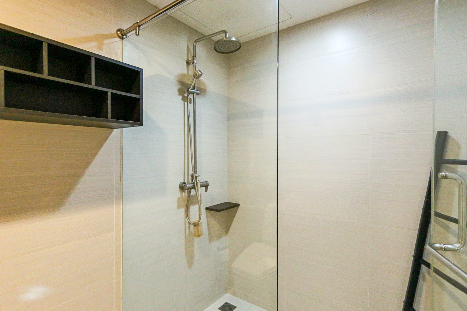 Stylish Two Bedroom Condo for Rent in Ekkamai