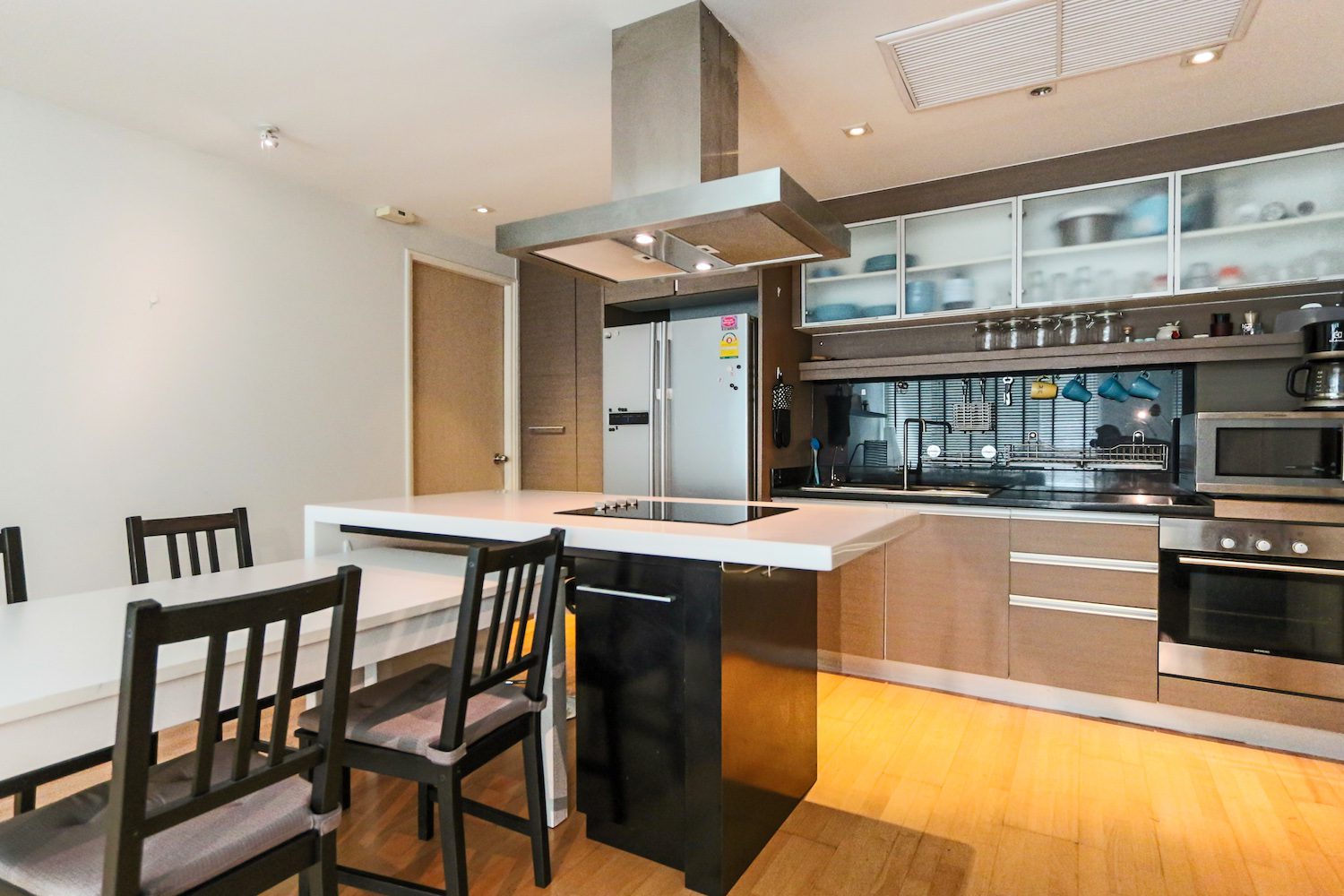 Stylish Two Bedroom Condo for Rent in Ekkamai