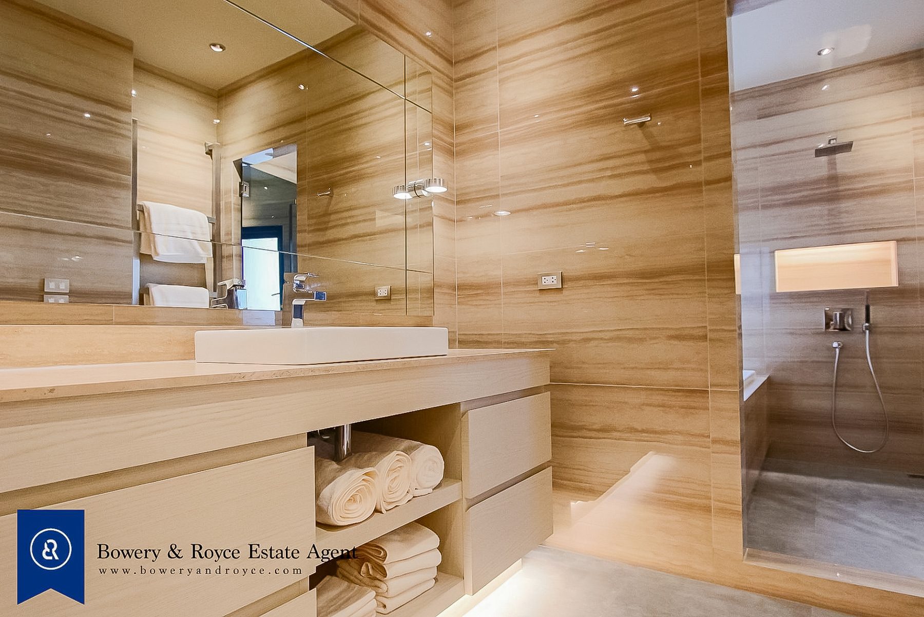 Tranquil & Lofty Two Bedroom Condo with Private Garden for Rent in Ekkamai