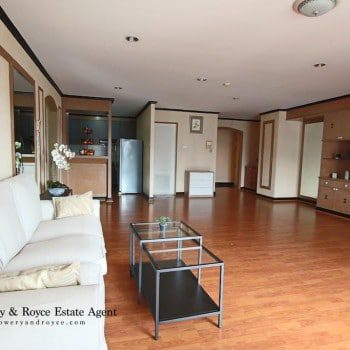 Well-Priced Three Bedroom Condo for Rent in Thong Lor