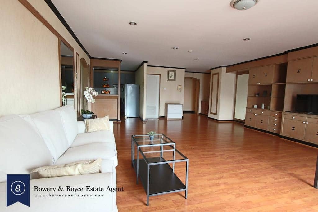 Well-Priced Three Bedroom Condo for Rent in Thong Lor