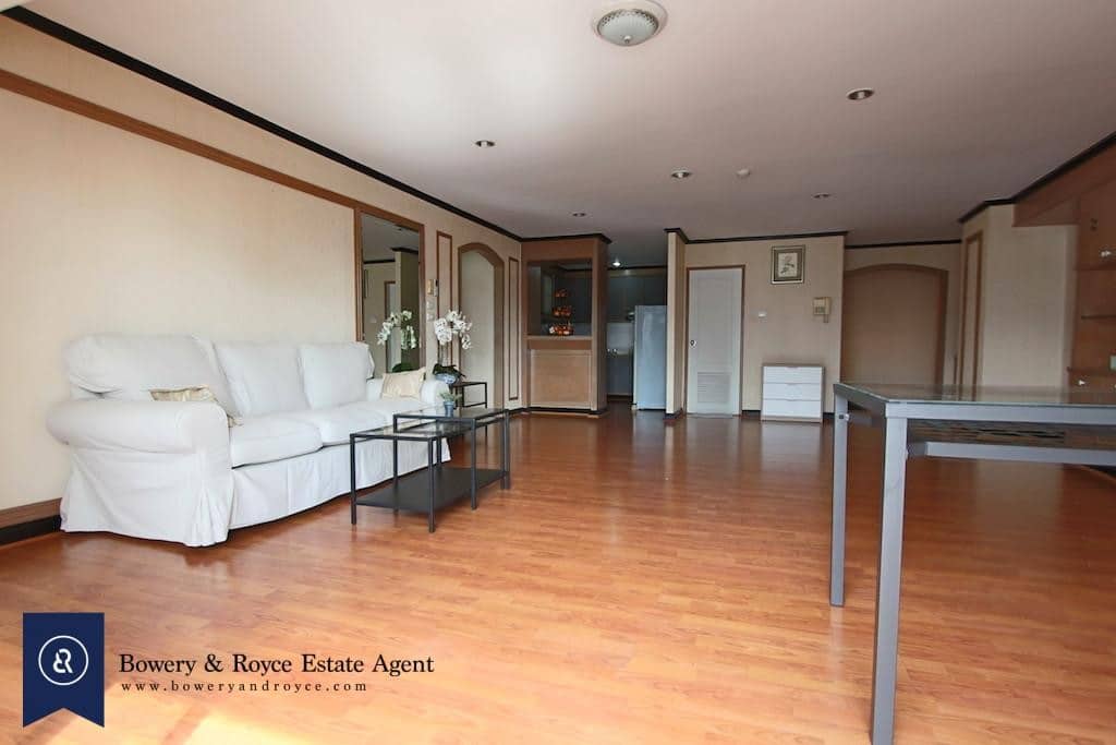 Well-Priced Three Bedroom Condo for Rent in Thong Lor