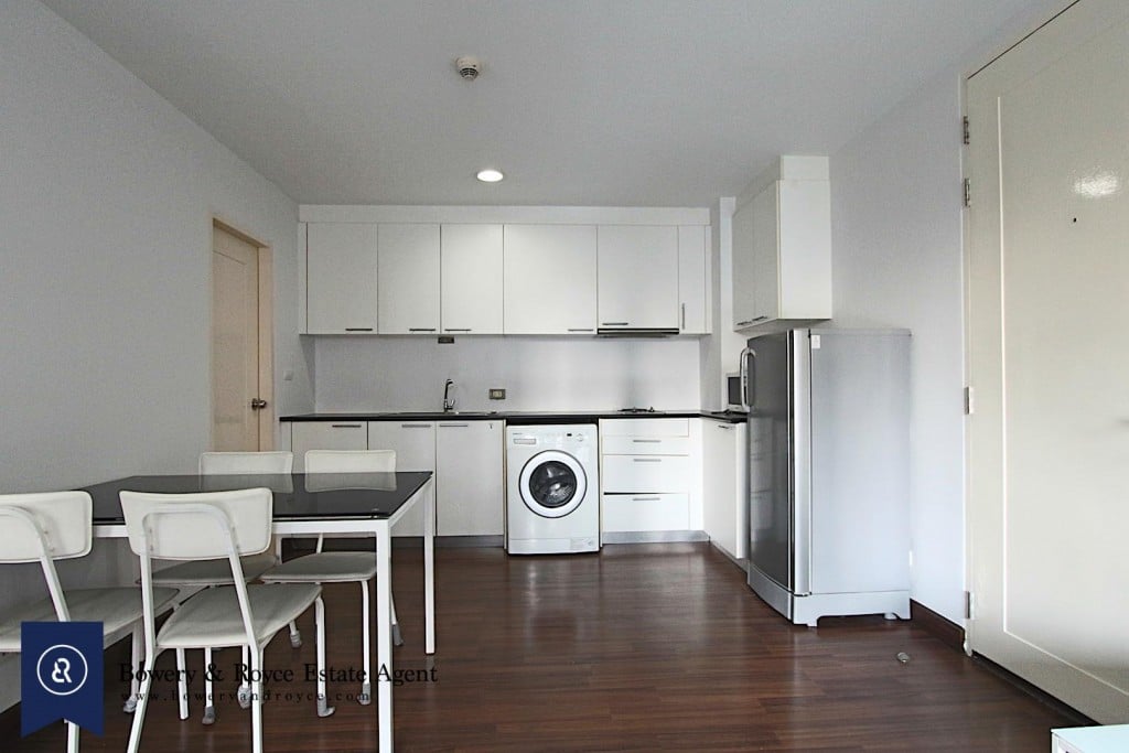 bright-one-bedroom-condo-for-rent-in-ekkamai-3-1024x683
