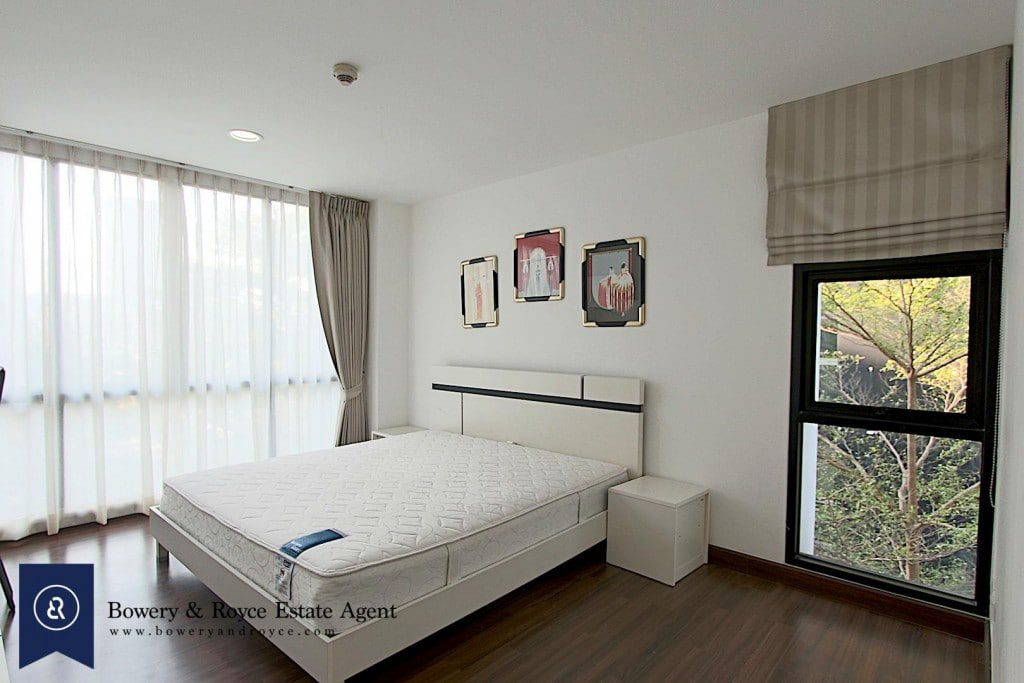 bright-one-bedroom-condo-for-rent-in-ekkamai-5-1024x683