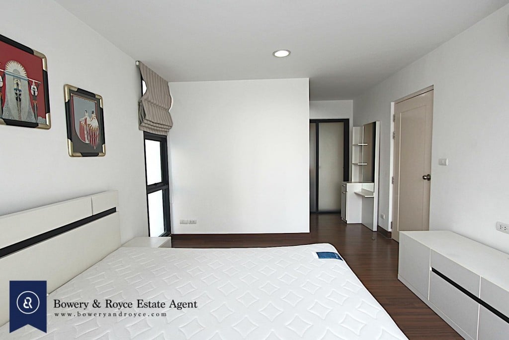 bright-one-bedroom-condo-for-rent-in-ekkamai-8-1024x683
