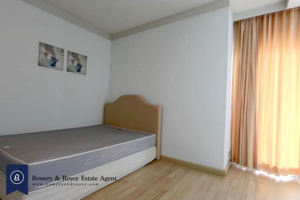 Cosy & Inviting Two Bedroom Condo for Rent in Thong Lor
