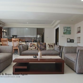cozy-three-bedroom-condo-for-rent-in-phromphong-2