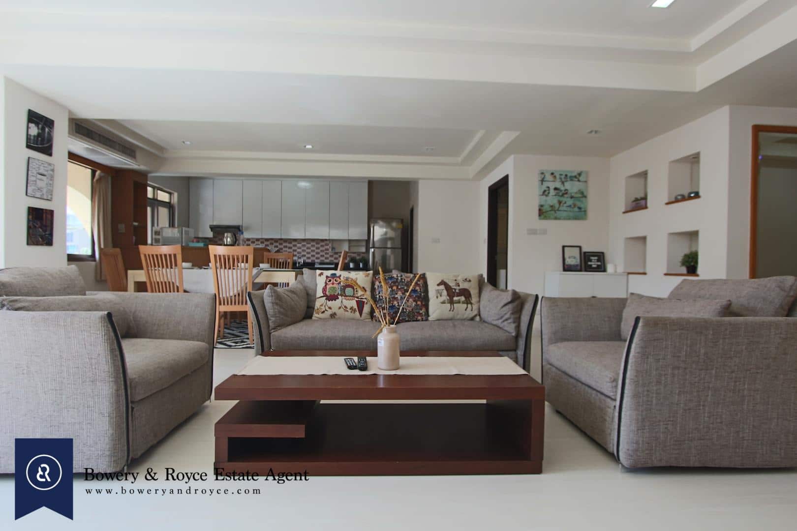 cozy-three-bedroom-condo-for-rent-in-phromphong-2