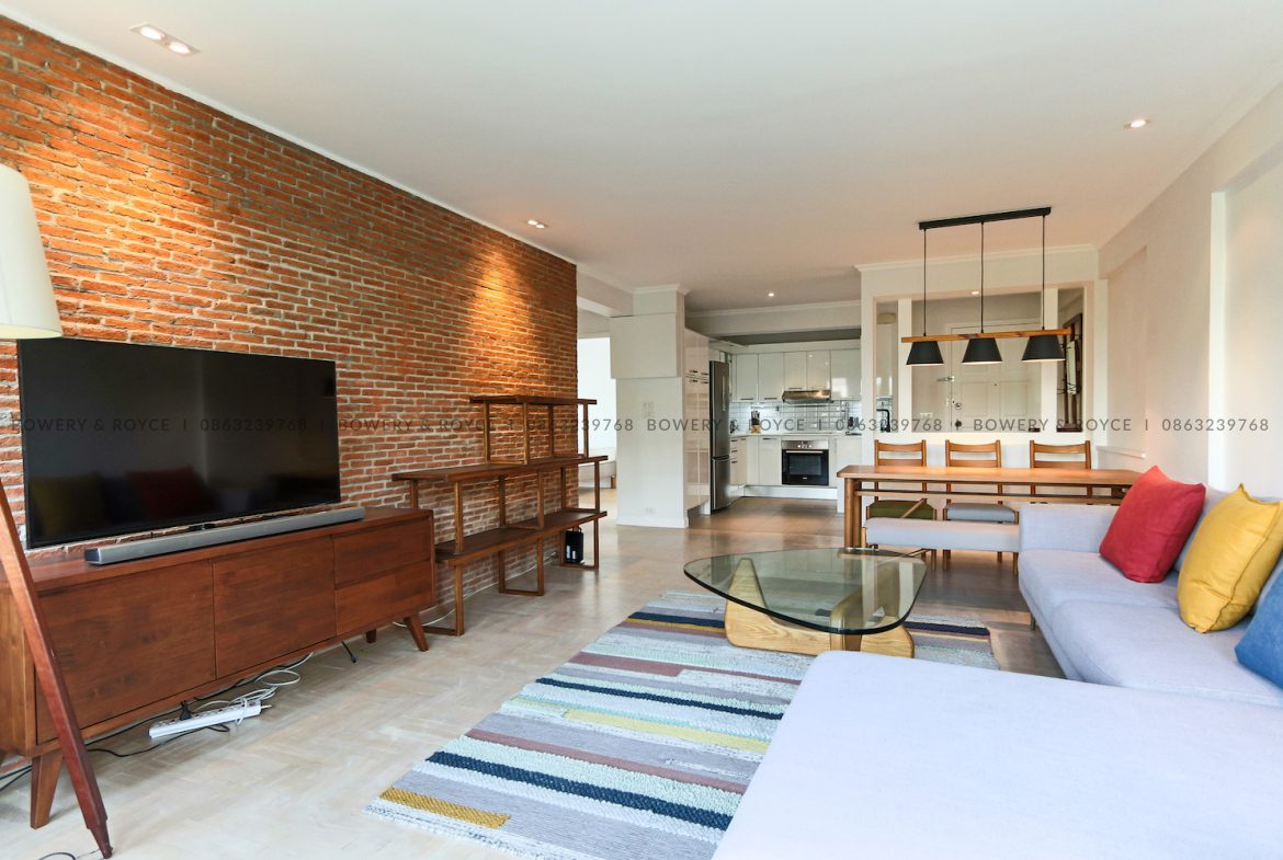 Lovely Two Bedroom Condo for Rent in Thong Lor