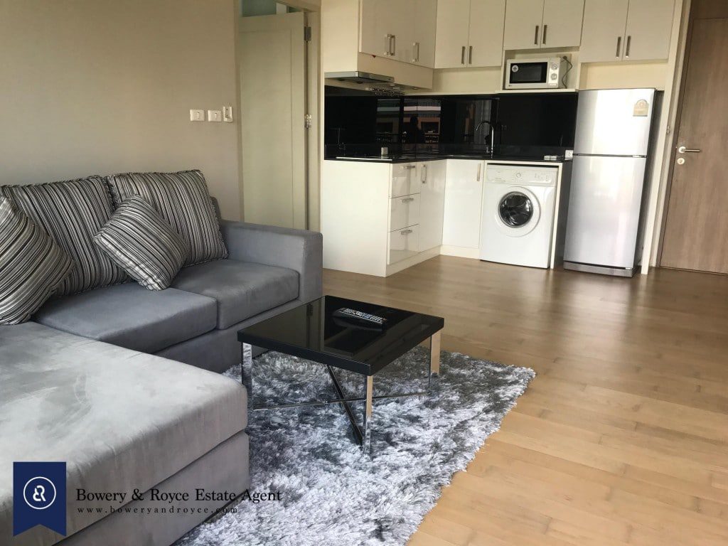 delightful-one-bedroom-condo-for-rent-in-Ekkamai-1-1024x768