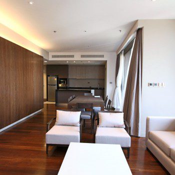exclusive-three-bedroom-condo-for-rent-in-phromphong-2