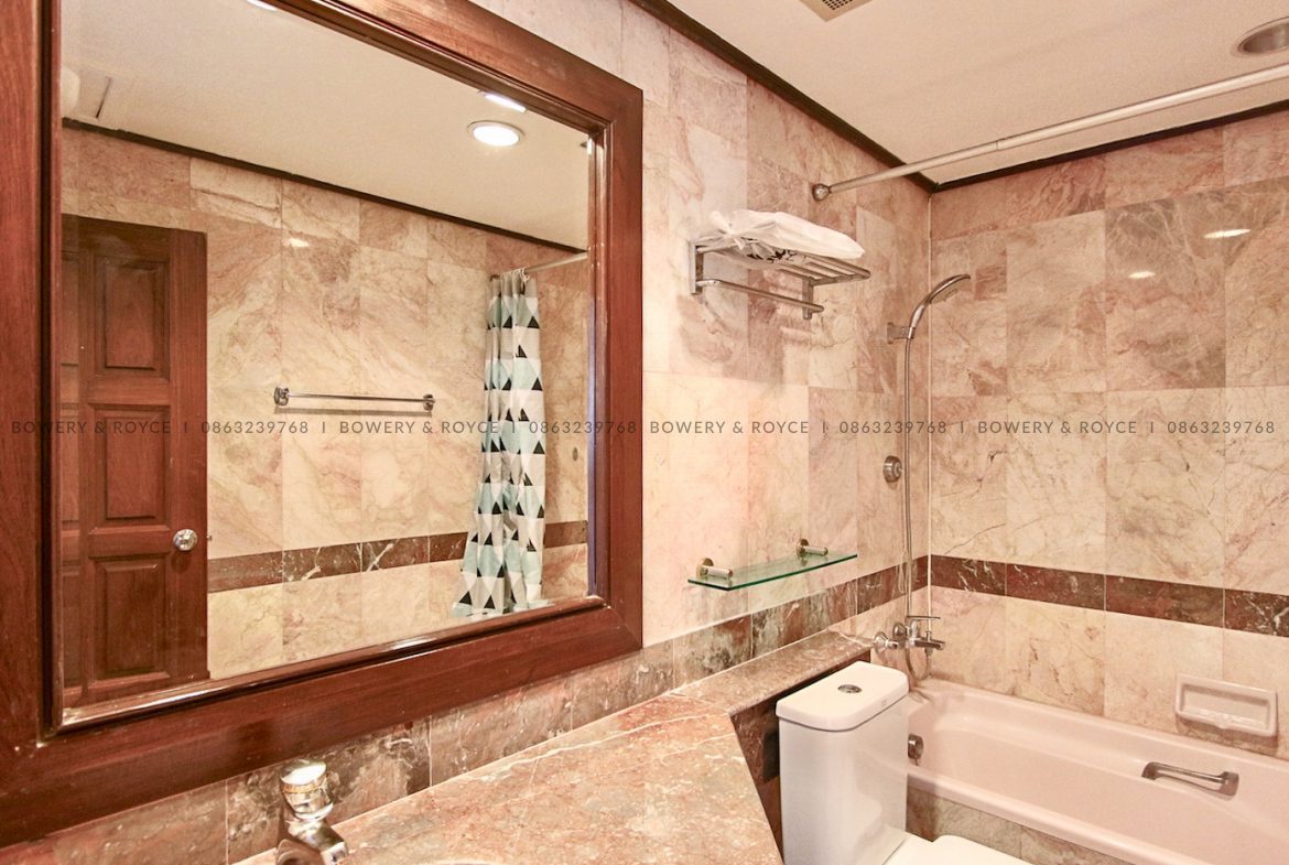 large three bedroom condo for sale in Phrom phong