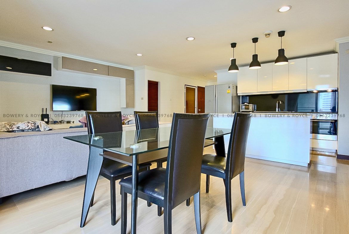 large three bedroom condo for sale in Phrom phong
