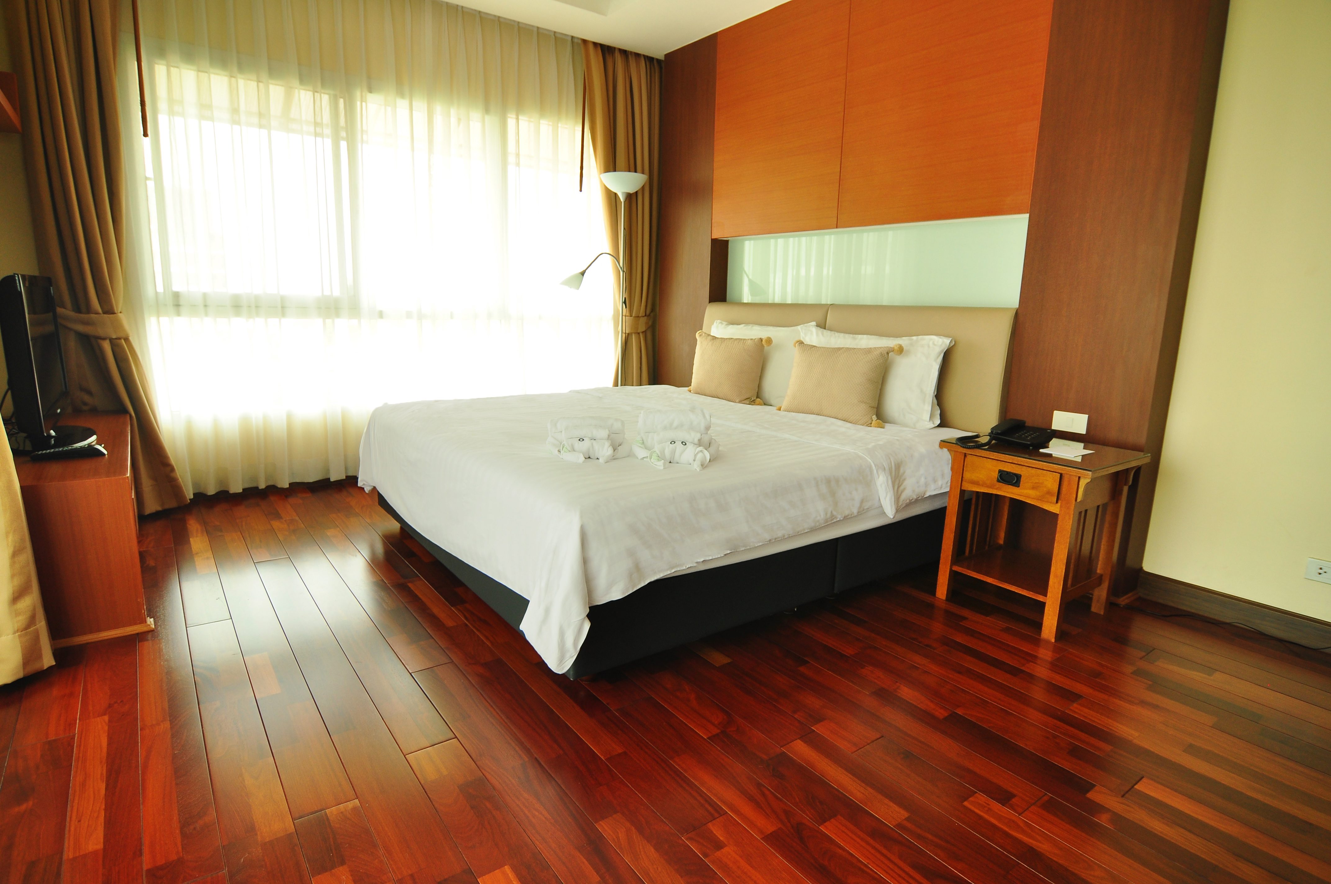 Large Two Bedroom Apartment for Rent in Ekkamai