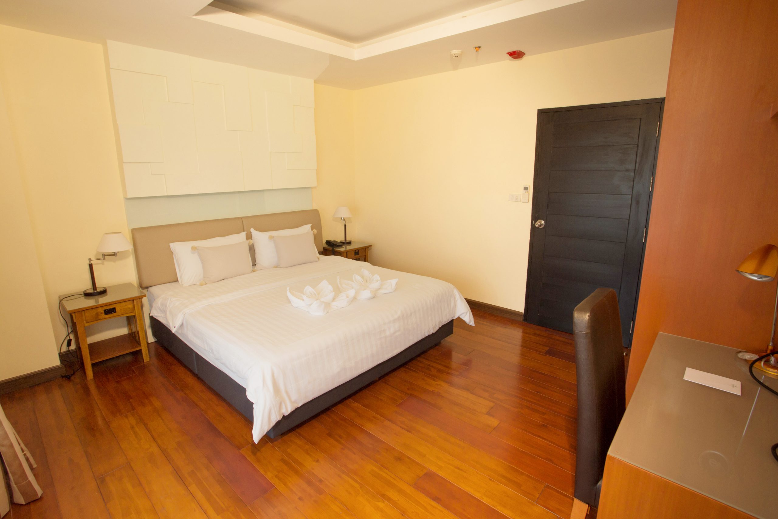 Large Two Bedroom Apartment for Rent in Ekkamai