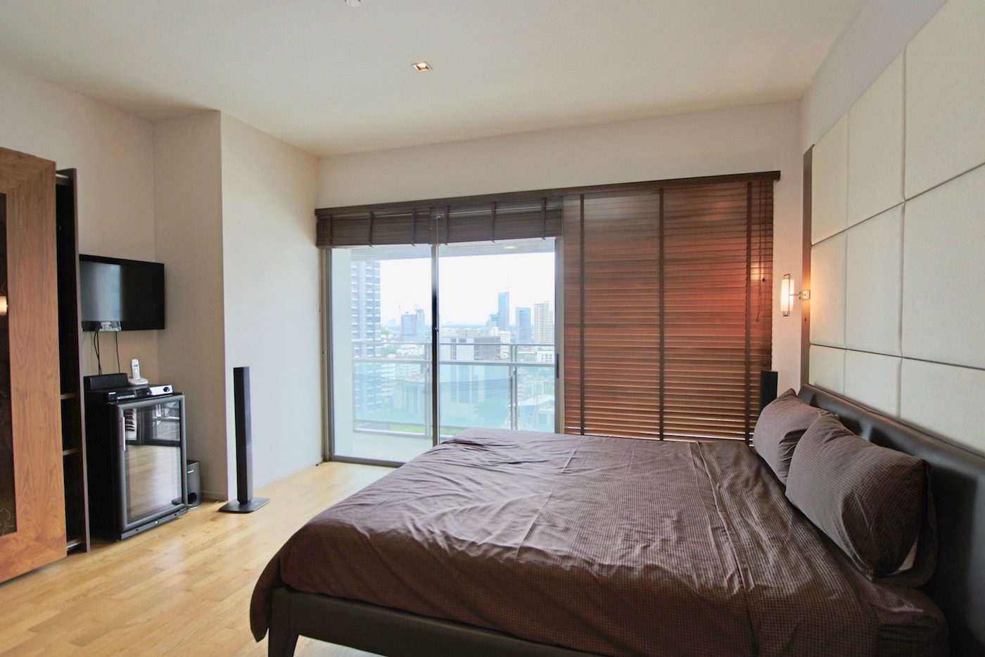 Large Two Bedroom Plus Maid Quarter Condo for Rent in Phrom Phong