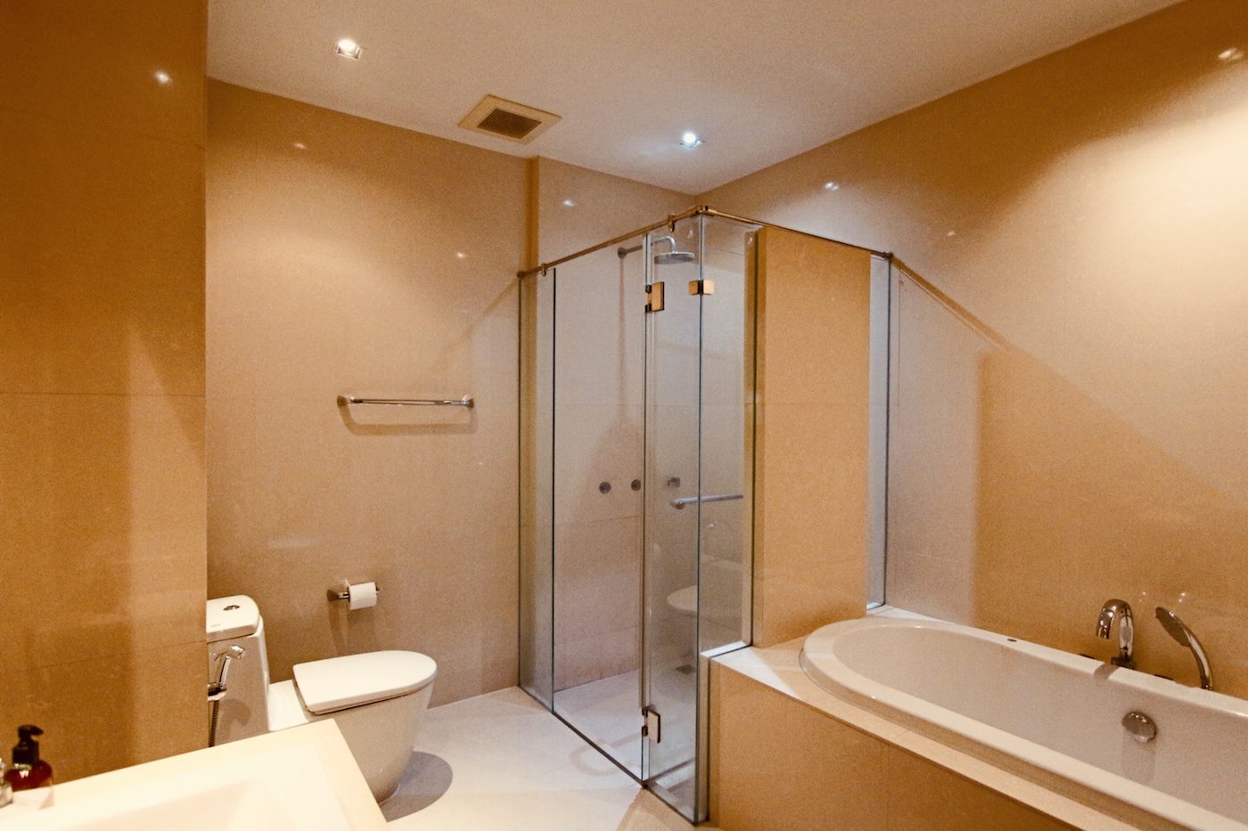 Large Two Bedroom Plus Maid Quarter Condo for Rent in Phrom Phong