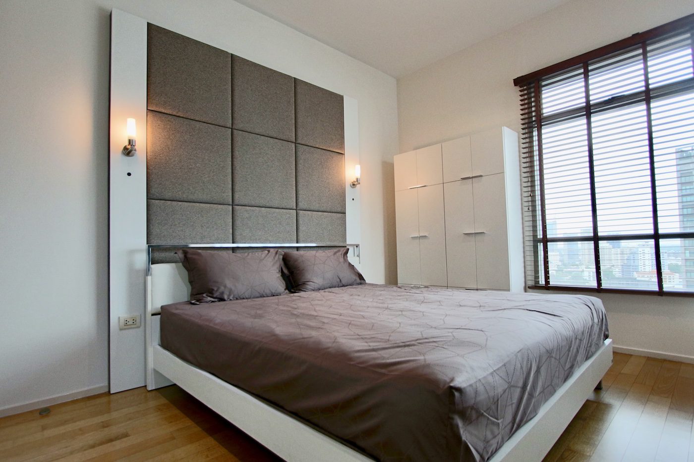 Large Two Bedroom Plus Maid Quarter Condo for Rent in Phrom Phong