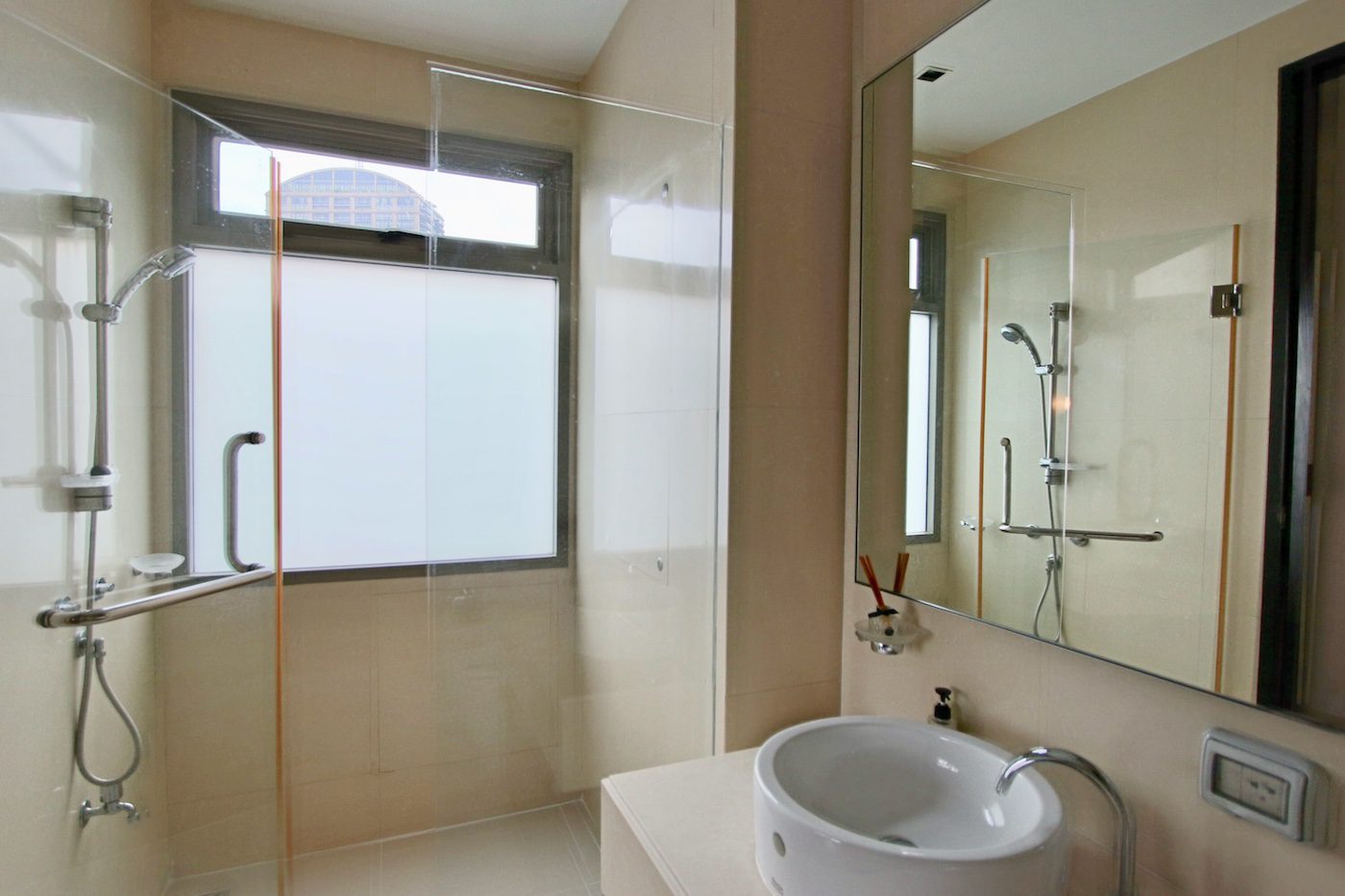 Large Two Bedroom Plus Maid Quarter Condo for Rent in Phrom Phong