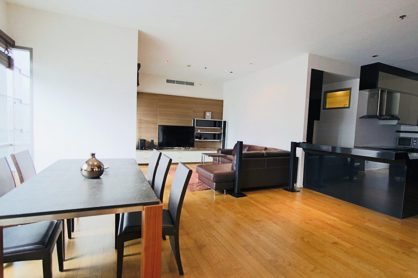Large Two Bedroom Plus Maid Quarter Condo for Rent in Phrom Phong