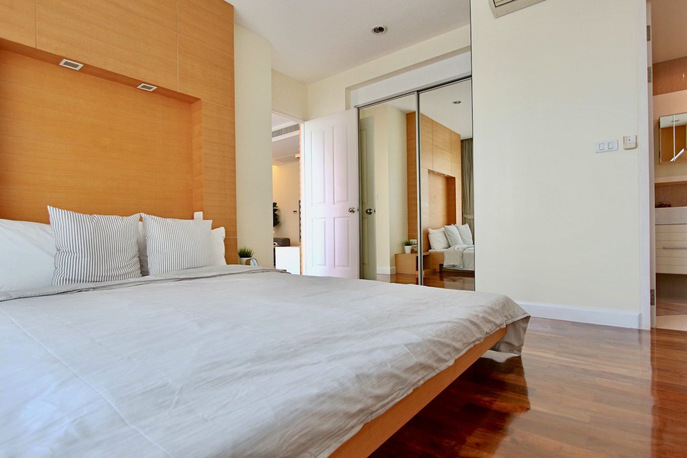 Lovely One Bedroom Condo for Rent in Phrom Phong