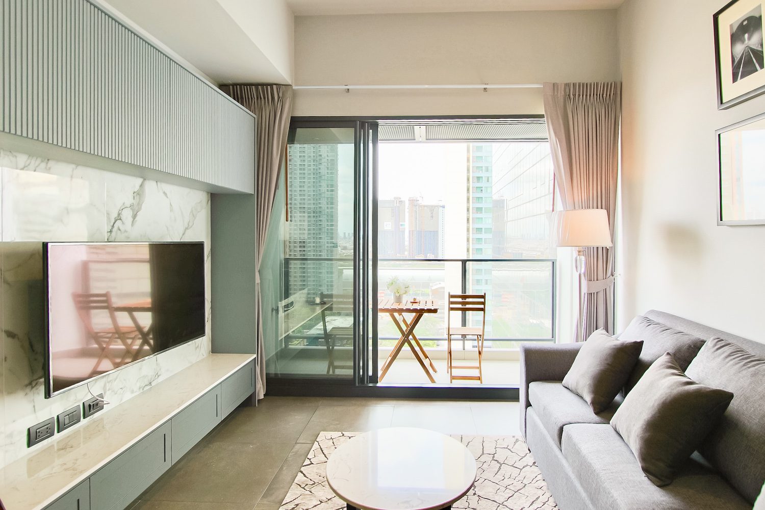 Luxurious One Bedroom Condo for Rent in Asoke