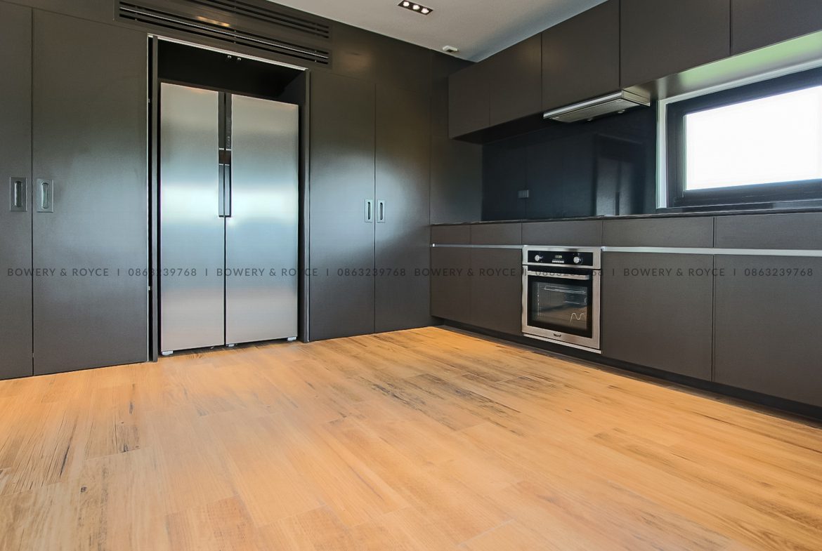 Prestigious Two Bedroom Plus Office for Rent in Ekkamai