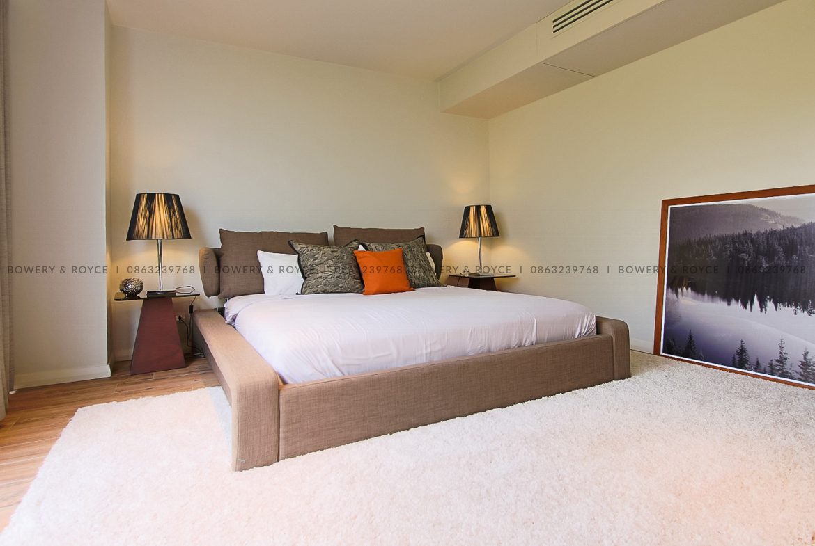 Prestigious Two Bedroom Plus Office for Rent in Ekkamai