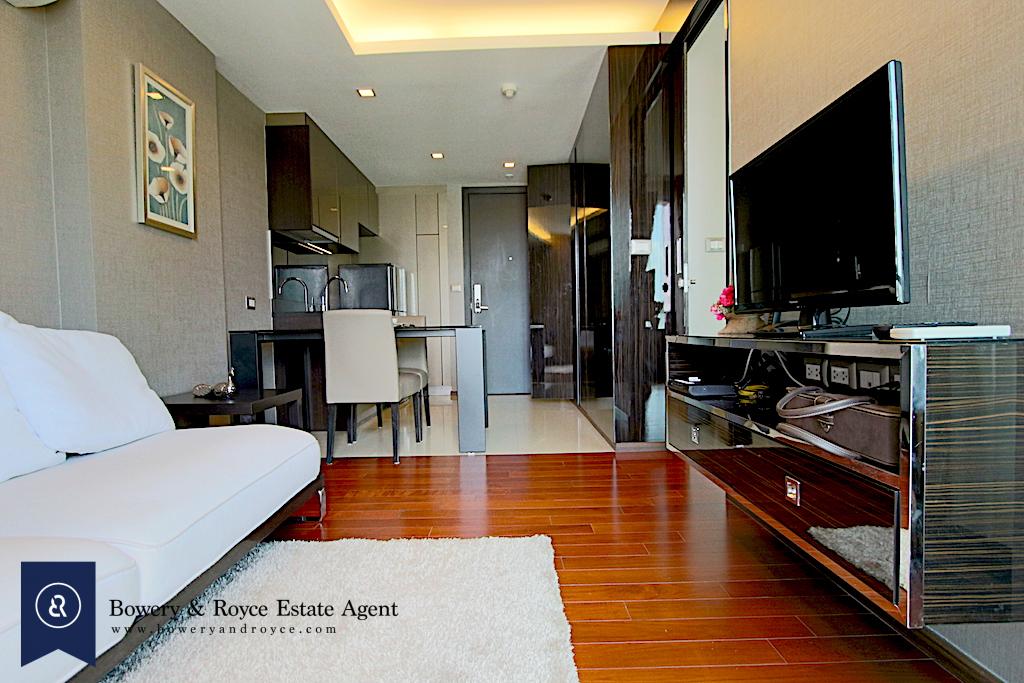 modern-luxury-one-bedroom-condo-for-rent-in-ekkamai-1