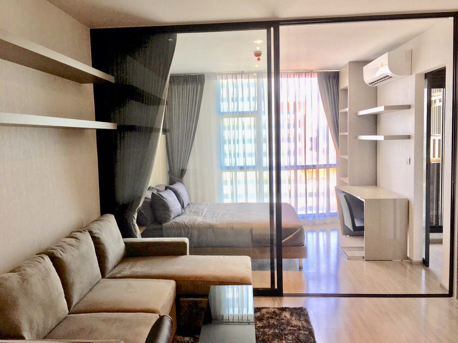 Modern One Bedroom condo for Rent in Ekkamai