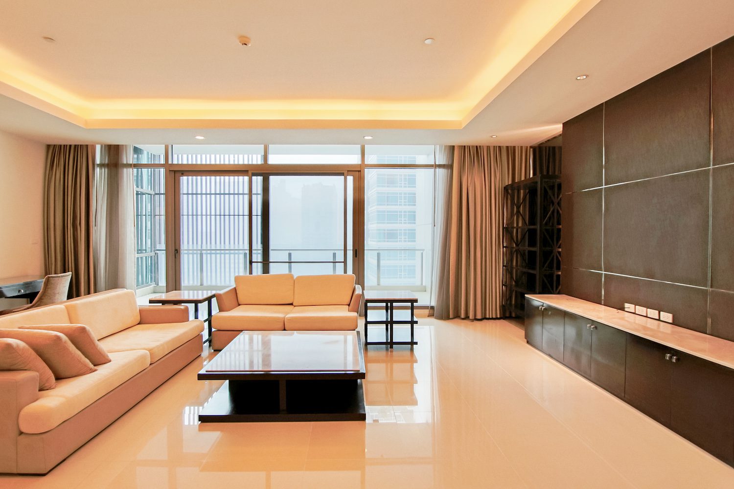 Modern Three Bedroom Plus Maid Quarter Condo for Rent in Thong Lor