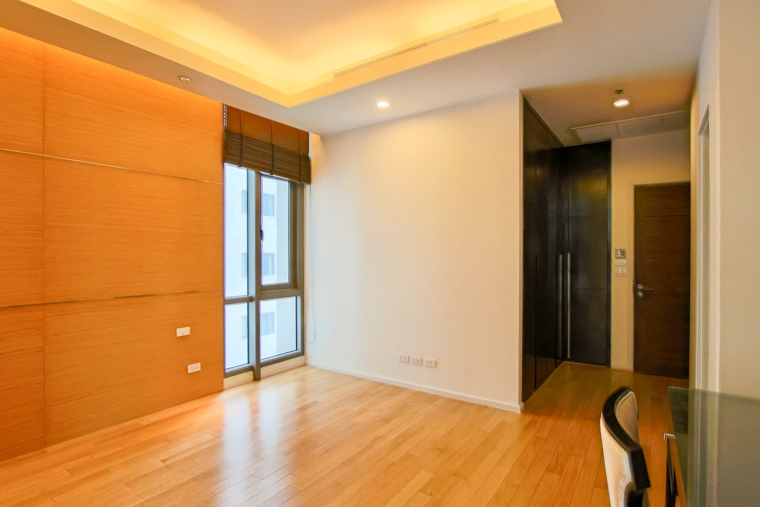 Modern Three Bedroom Plus Maid Quarter Condo for Rent in Thong Lor