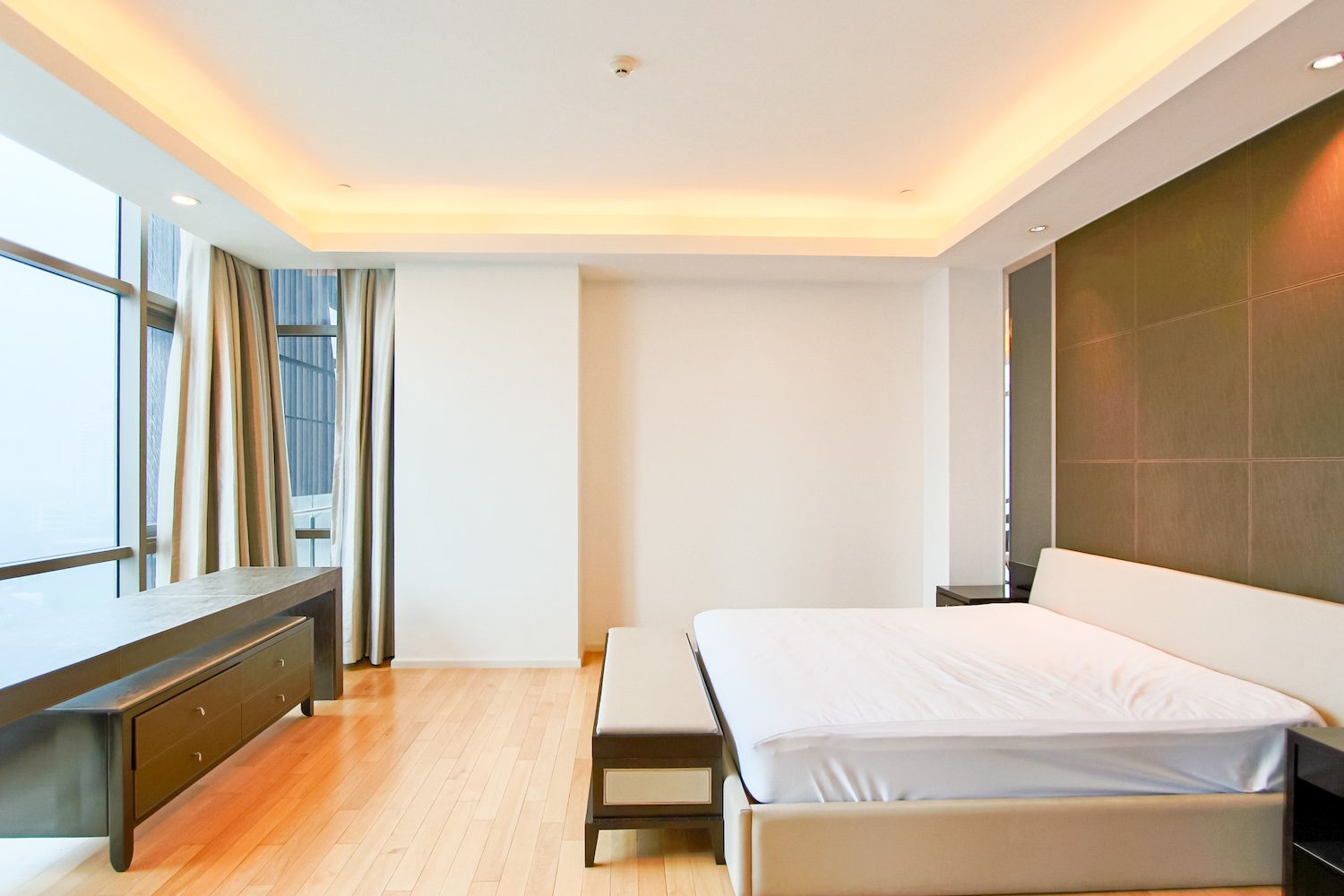 Modern Three Bedroom Plus Maid Quarter Condo for Rent in Thong Lor