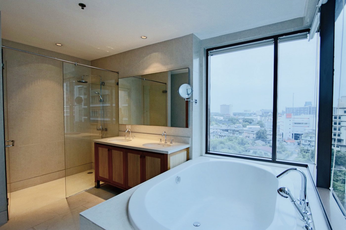 Spacious Three Bedroom Plus Maid Condo for Rent in Phrom Phong