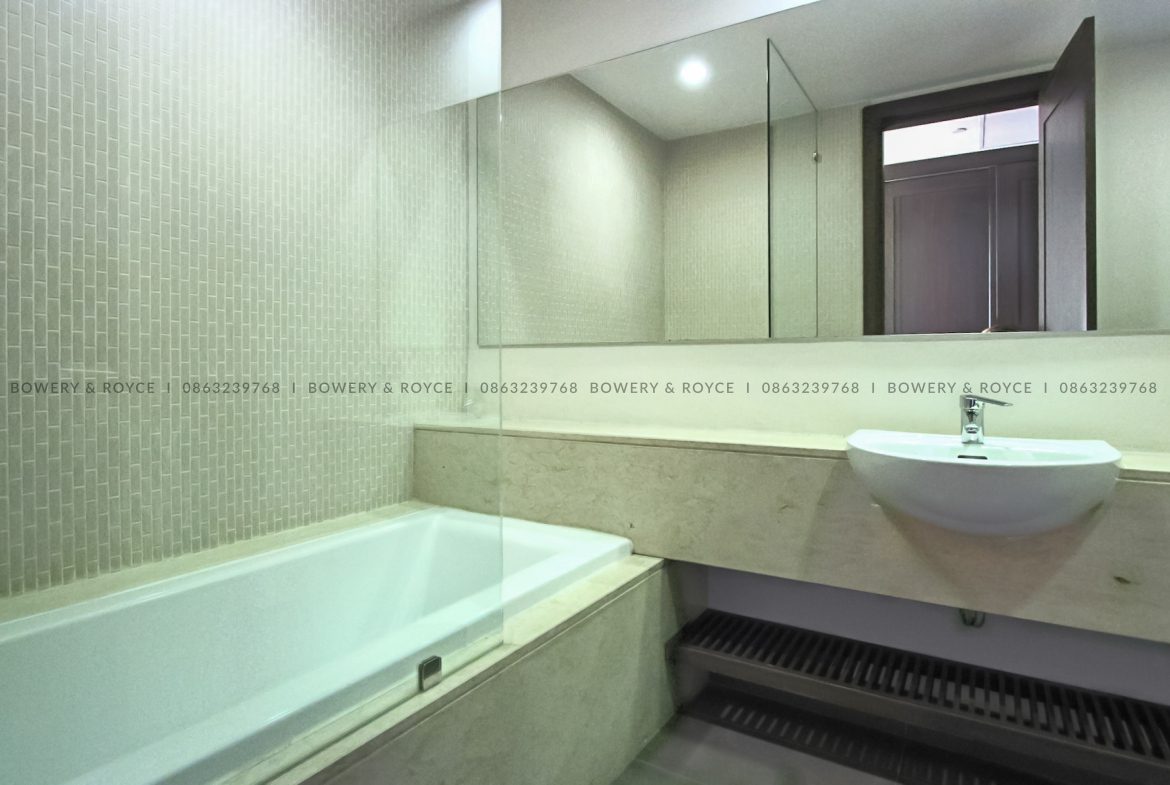 Spacious Two Bedroom Plus Office Condo for Rent in Thong Lor