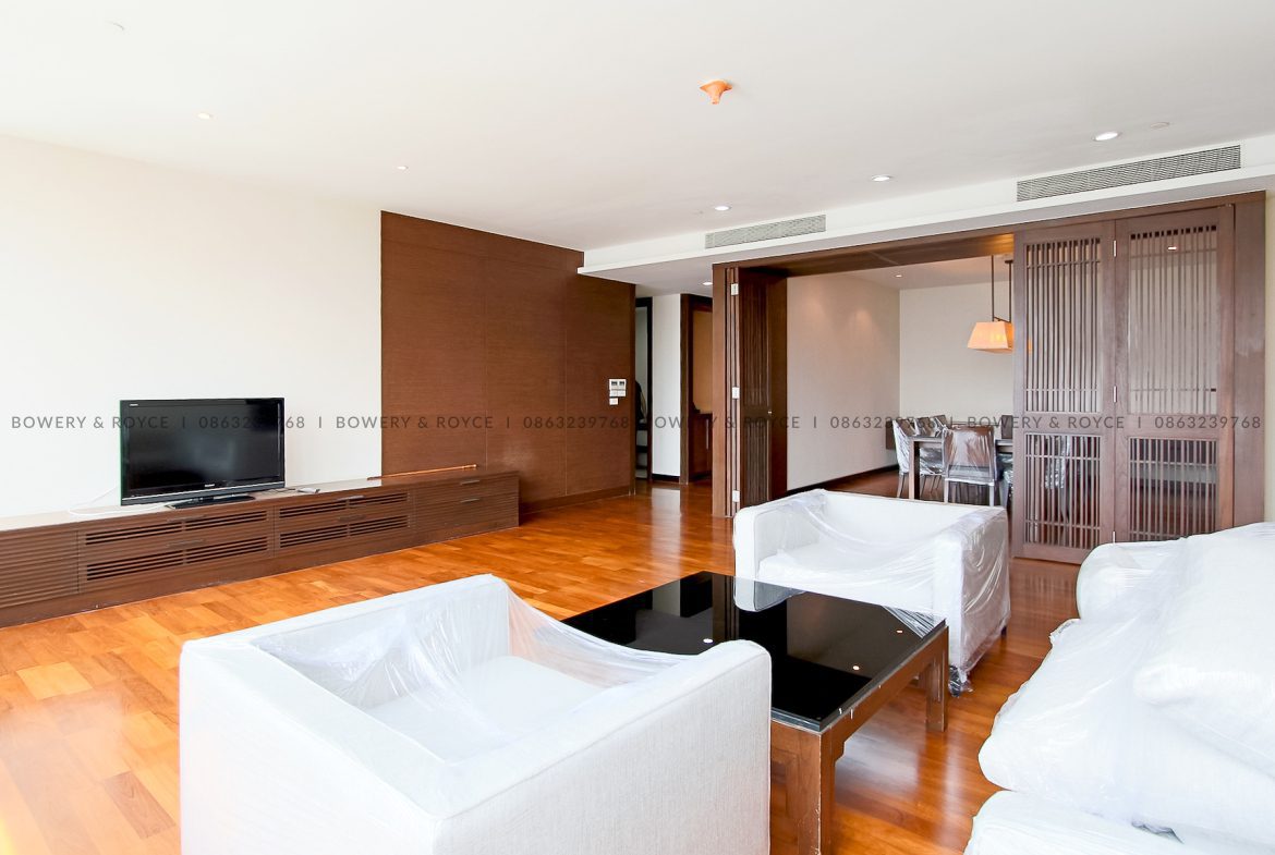 Spacious Two Bedroom Plus Office Condo for Rent in Thong Lor