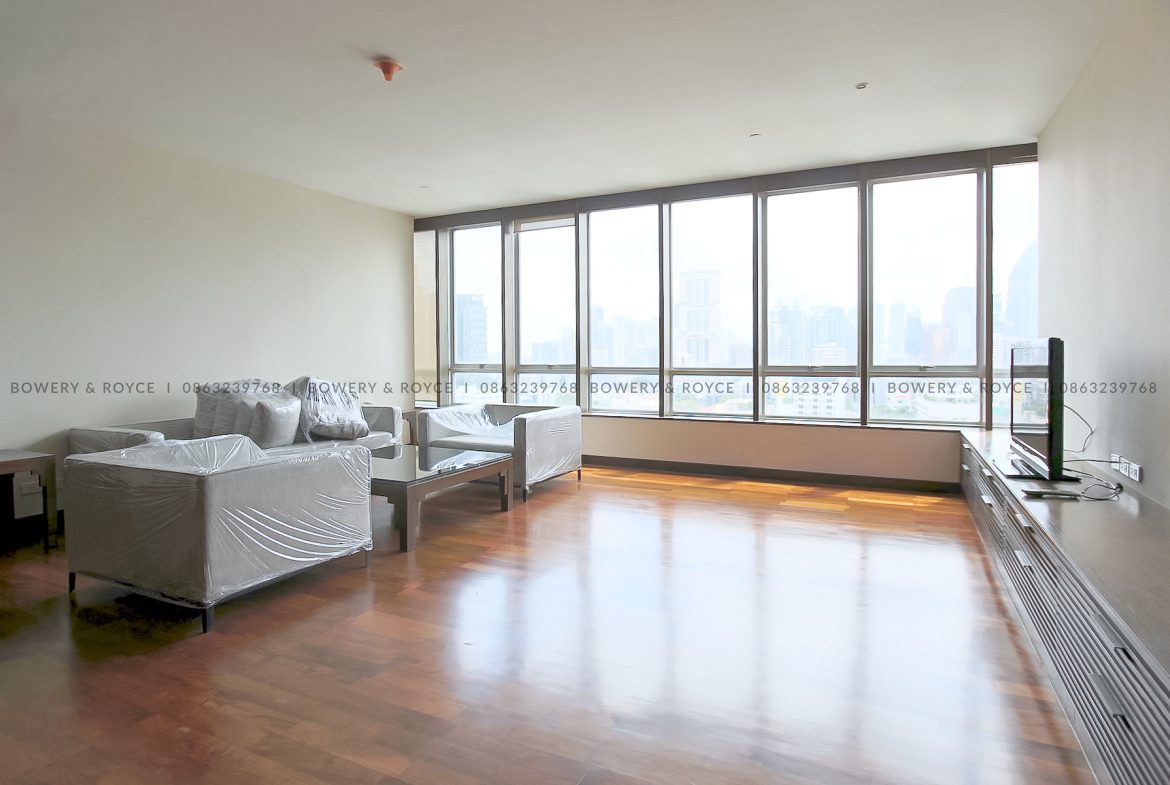 Spacious Two Bedroom Plus Office Condo for Rent in Thong Lor