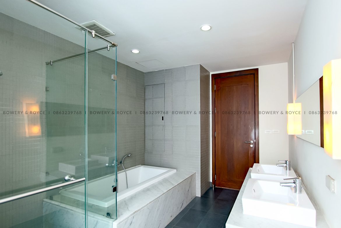Spacious Two Bedroom Plus Office Condo for Rent in Thong Lor