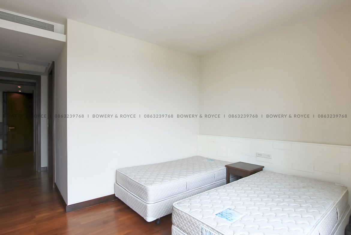 Spacious Two Bedroom Plus Office Condo for Rent in Thong Lor