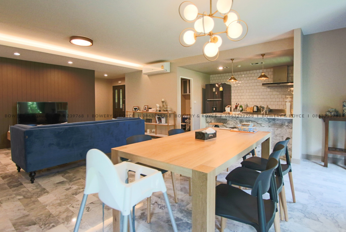 Modern Three Bedroom Duplex with Private Garden for Rent in Phrom Phong