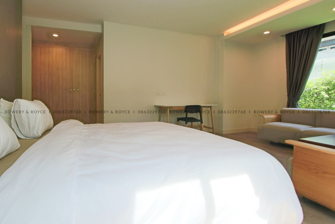 Modern Three Bedroom Duplex with Private Garden for Rent in Phrom Phong