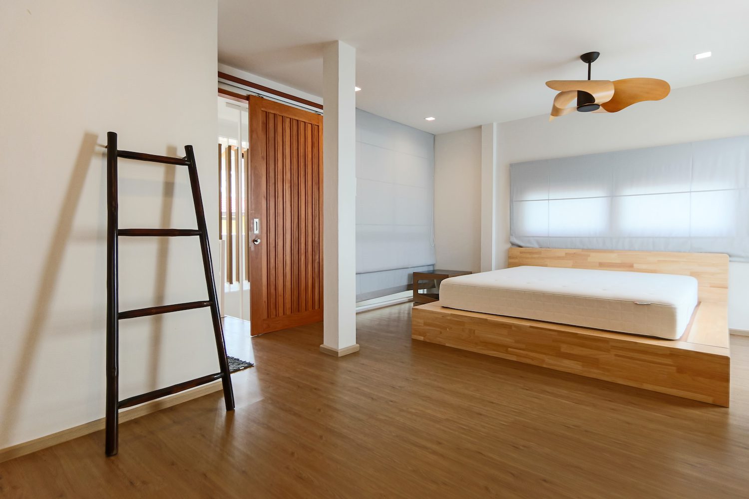 Beautiful Five Bedroom Detached House for Rent in Ekkamai
