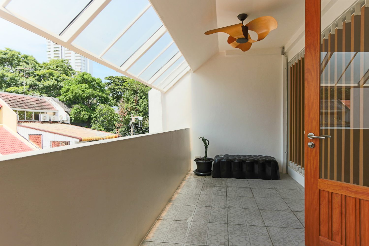 Beautiful Five Bedroom Detached House for Rent in Ekkamai