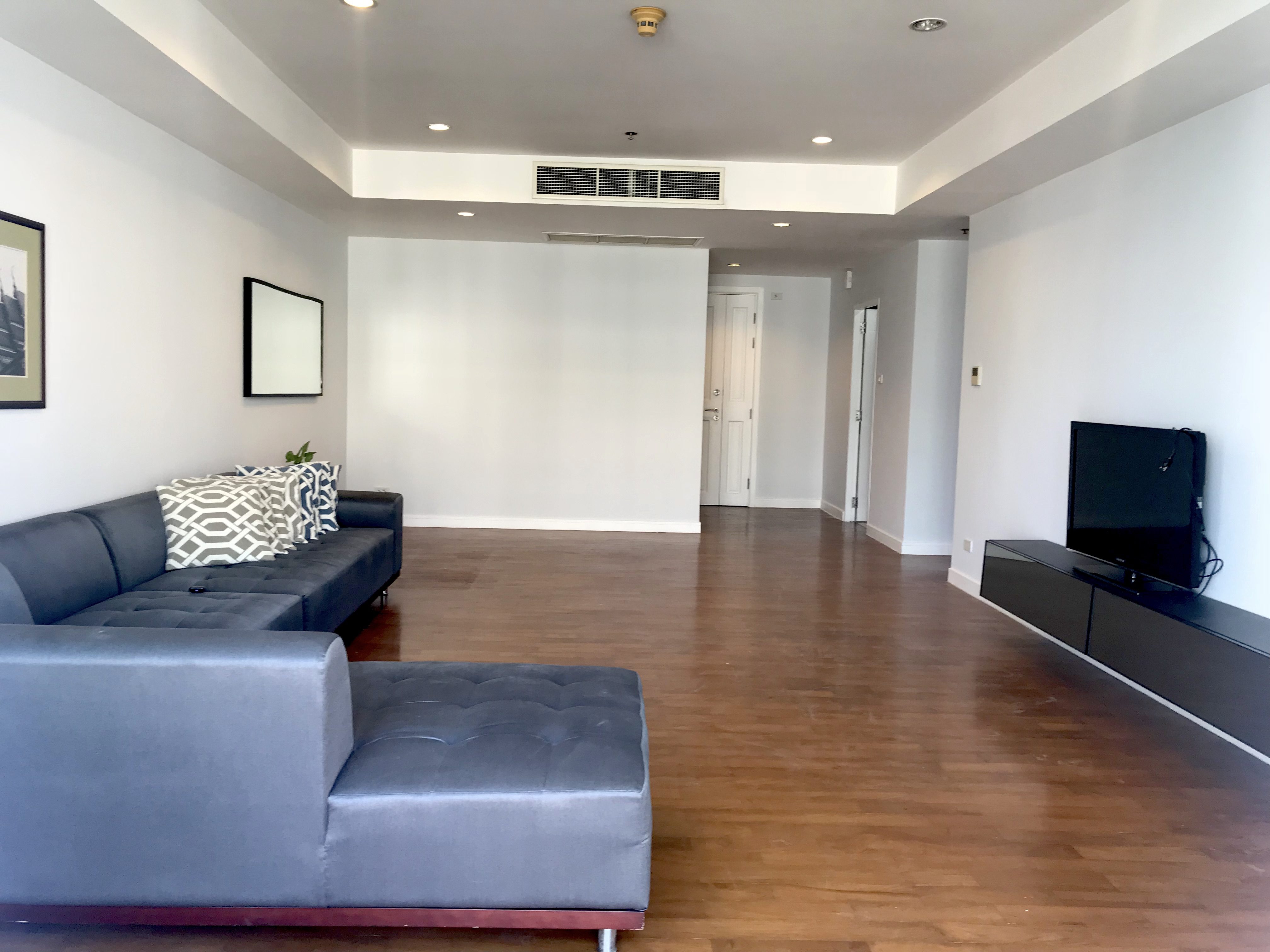 Spacious Three Bedroom Condo for Rent in Phrom Phong