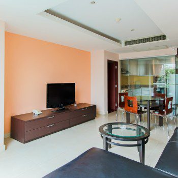 Inviting Two bedroom apartment for Rent in Phra Khanong