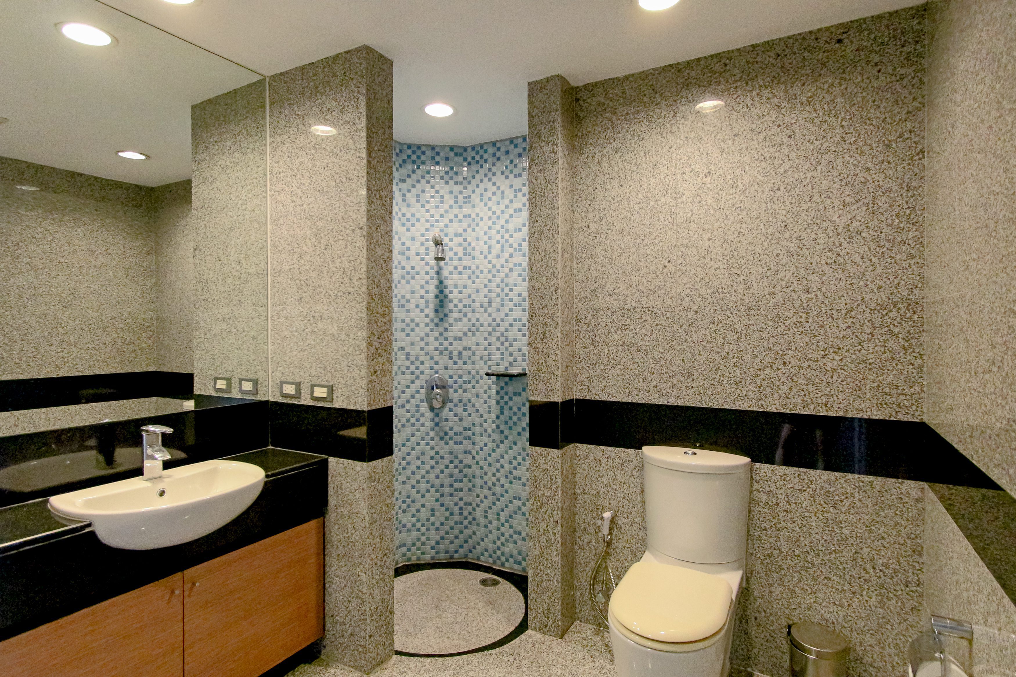 Inviting Two bedroom apartment for Rent in Phra Khanong