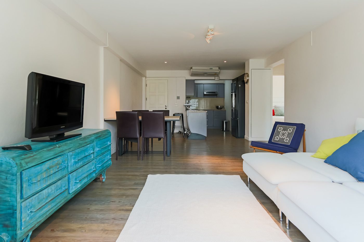 Bright & Light Two Bedroom Condo for Rent in Thong Lor